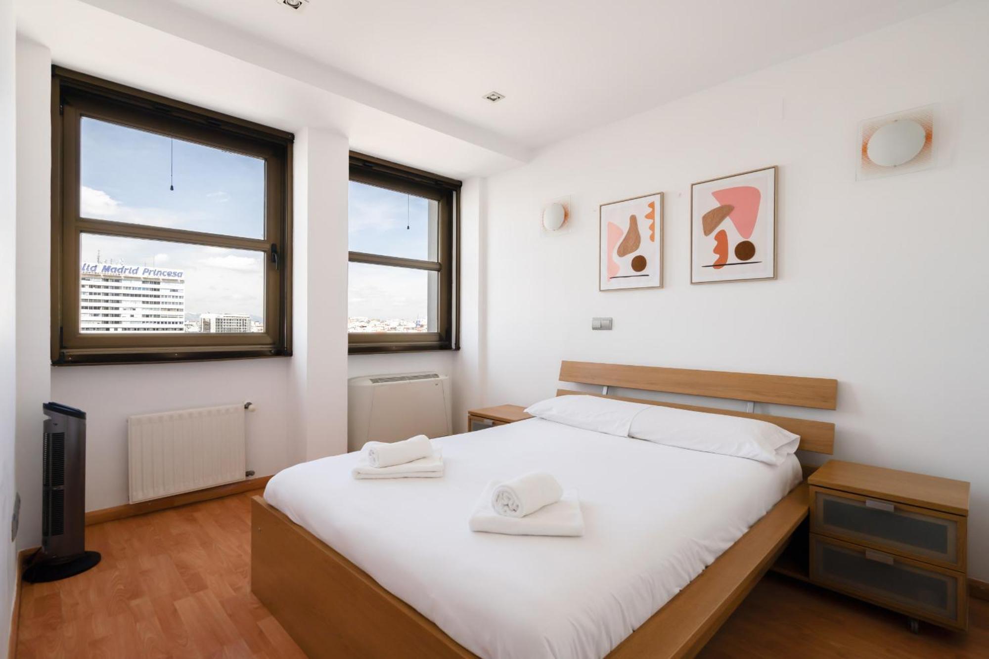 Apartamento En Plaza De Espana Alquiler Temporal Madrid Esterno foto