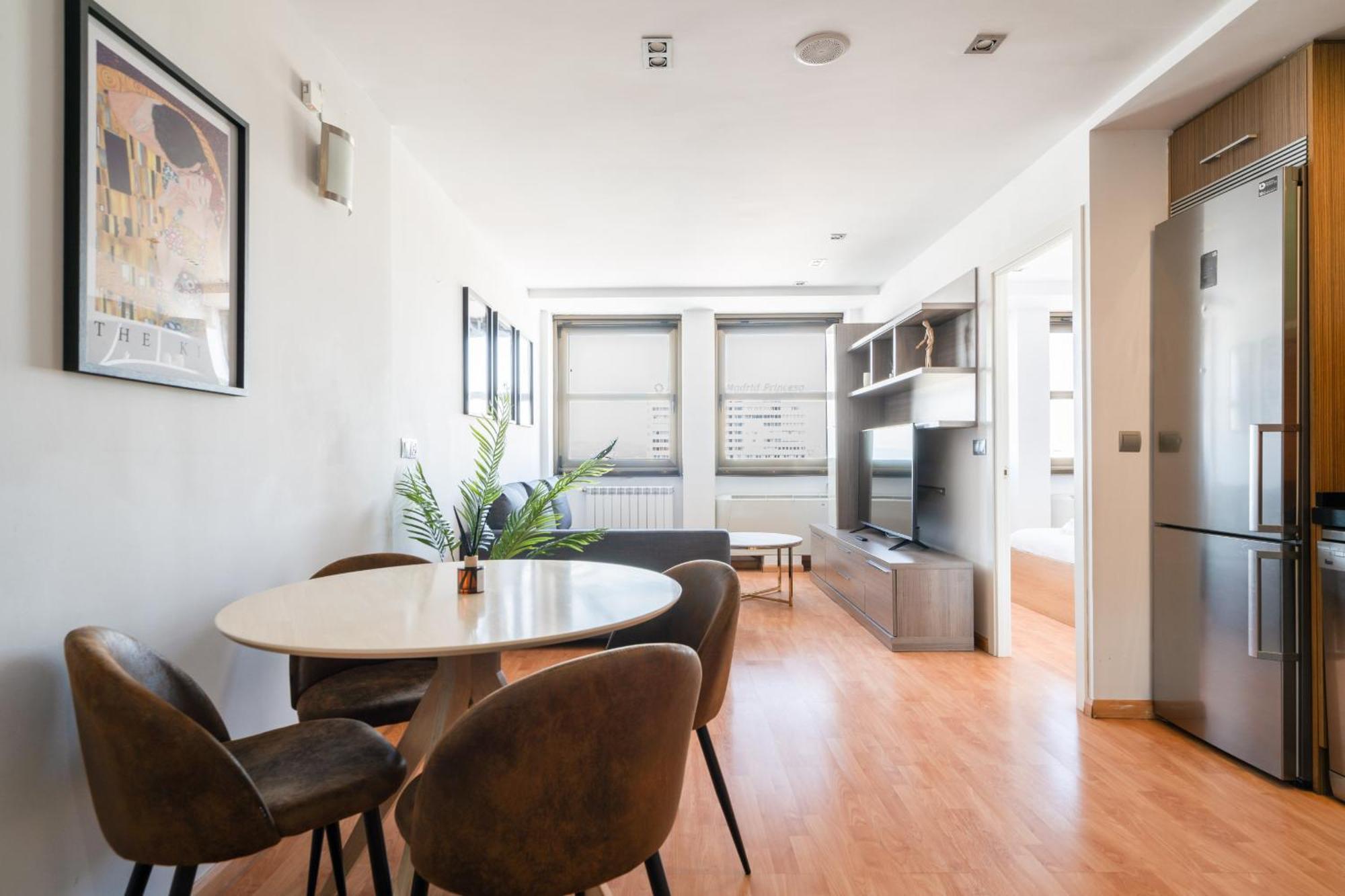 Apartamento En Plaza De Espana Alquiler Temporal Madrid Esterno foto