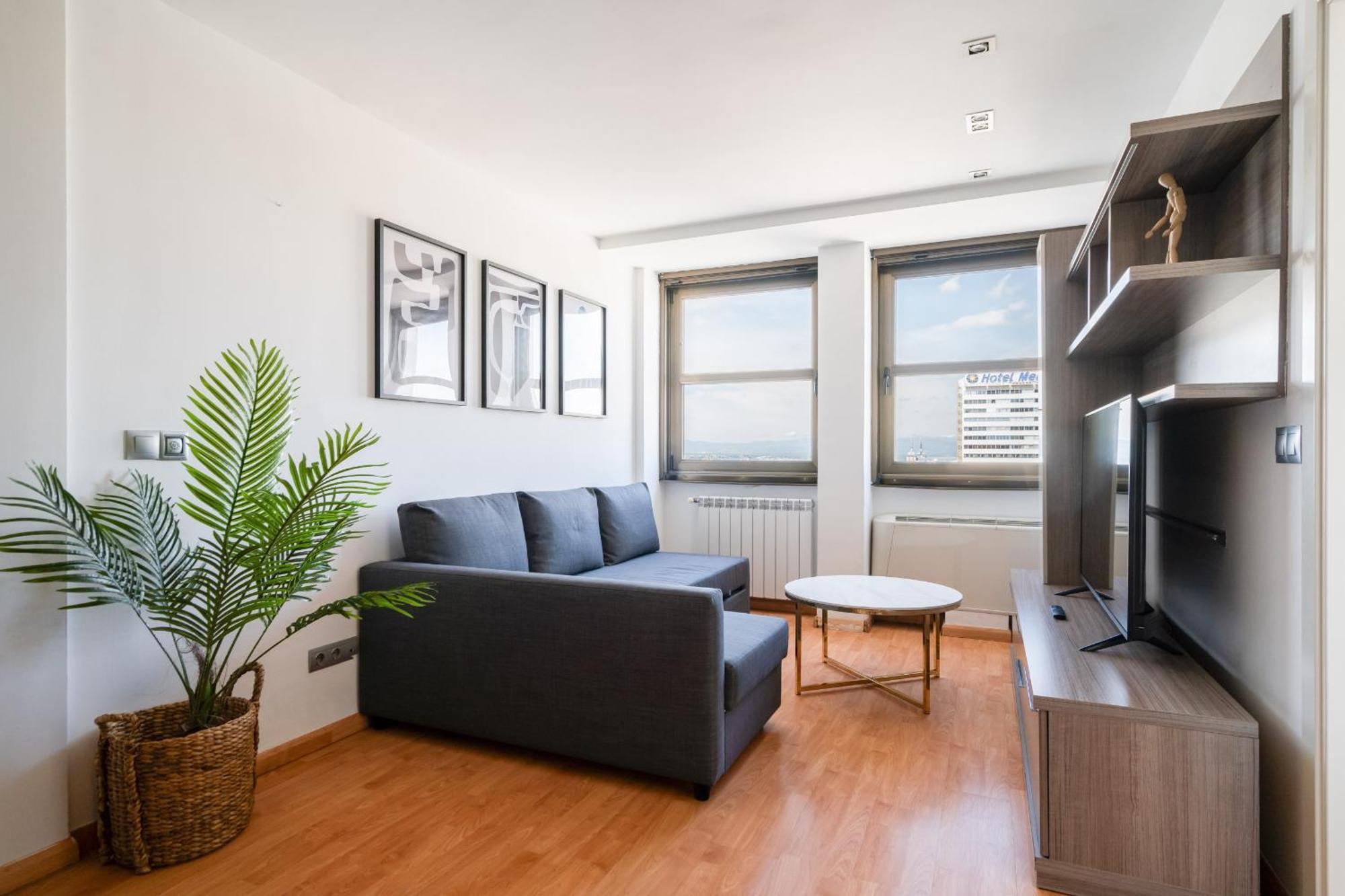 Apartamento En Plaza De Espana Alquiler Temporal Madrid Esterno foto