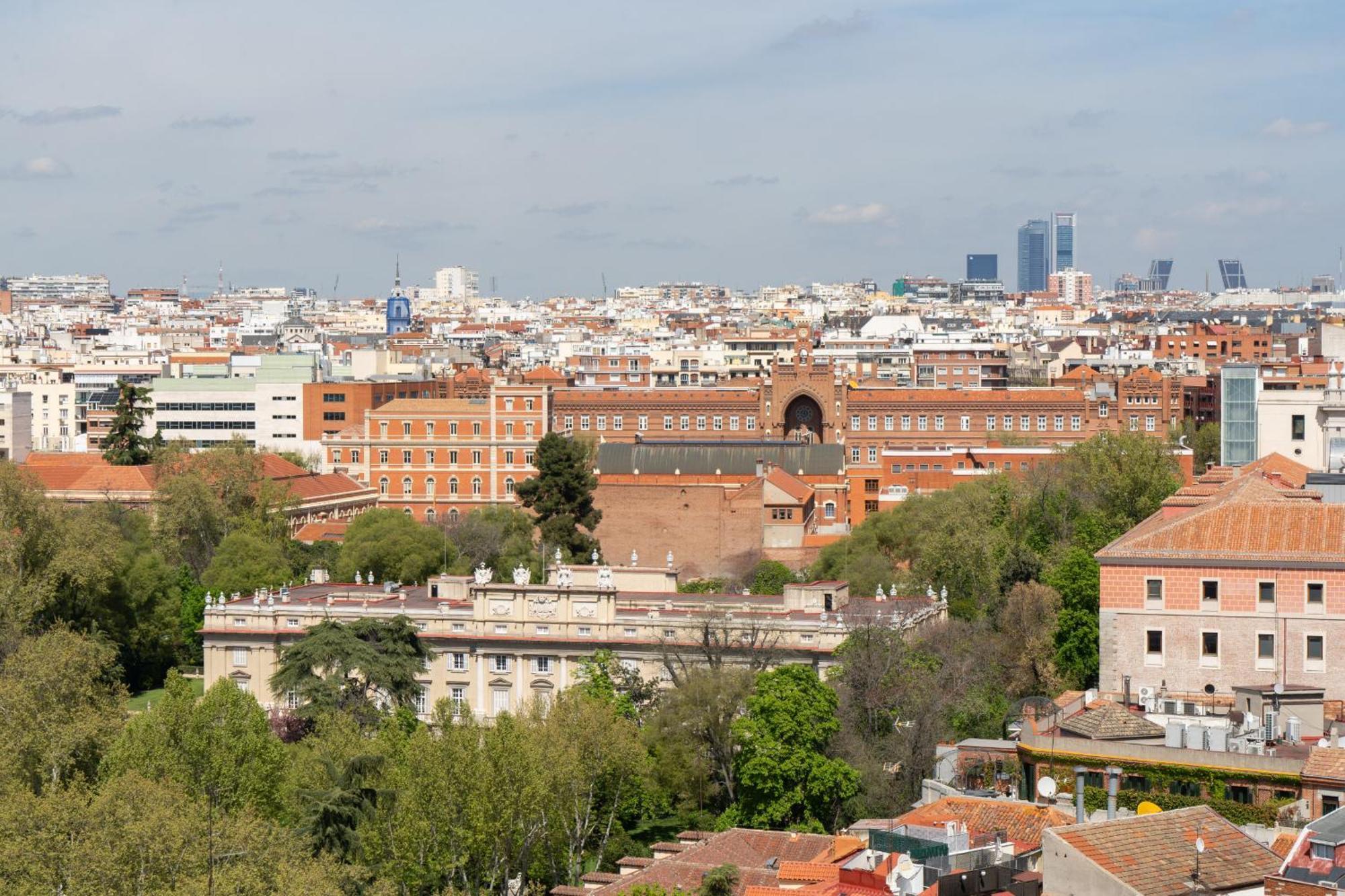 Apartamento En Plaza De Espana Alquiler Temporal Madrid Esterno foto