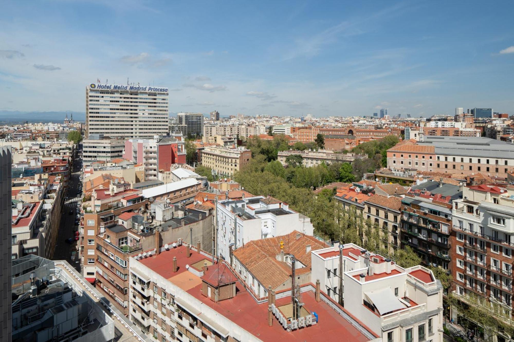 Apartamento En Plaza De Espana Alquiler Temporal Madrid Esterno foto