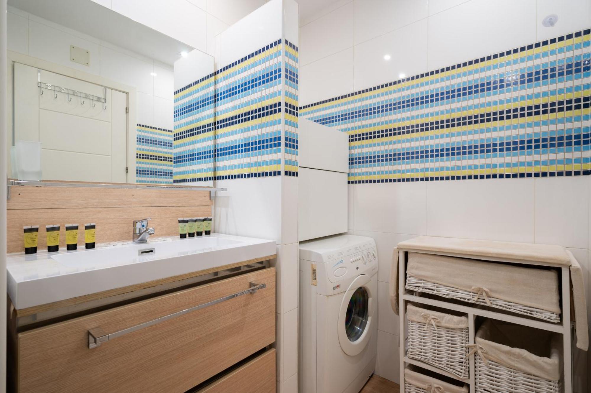 Apartamento En Plaza De Espana Alquiler Temporal Madrid Esterno foto